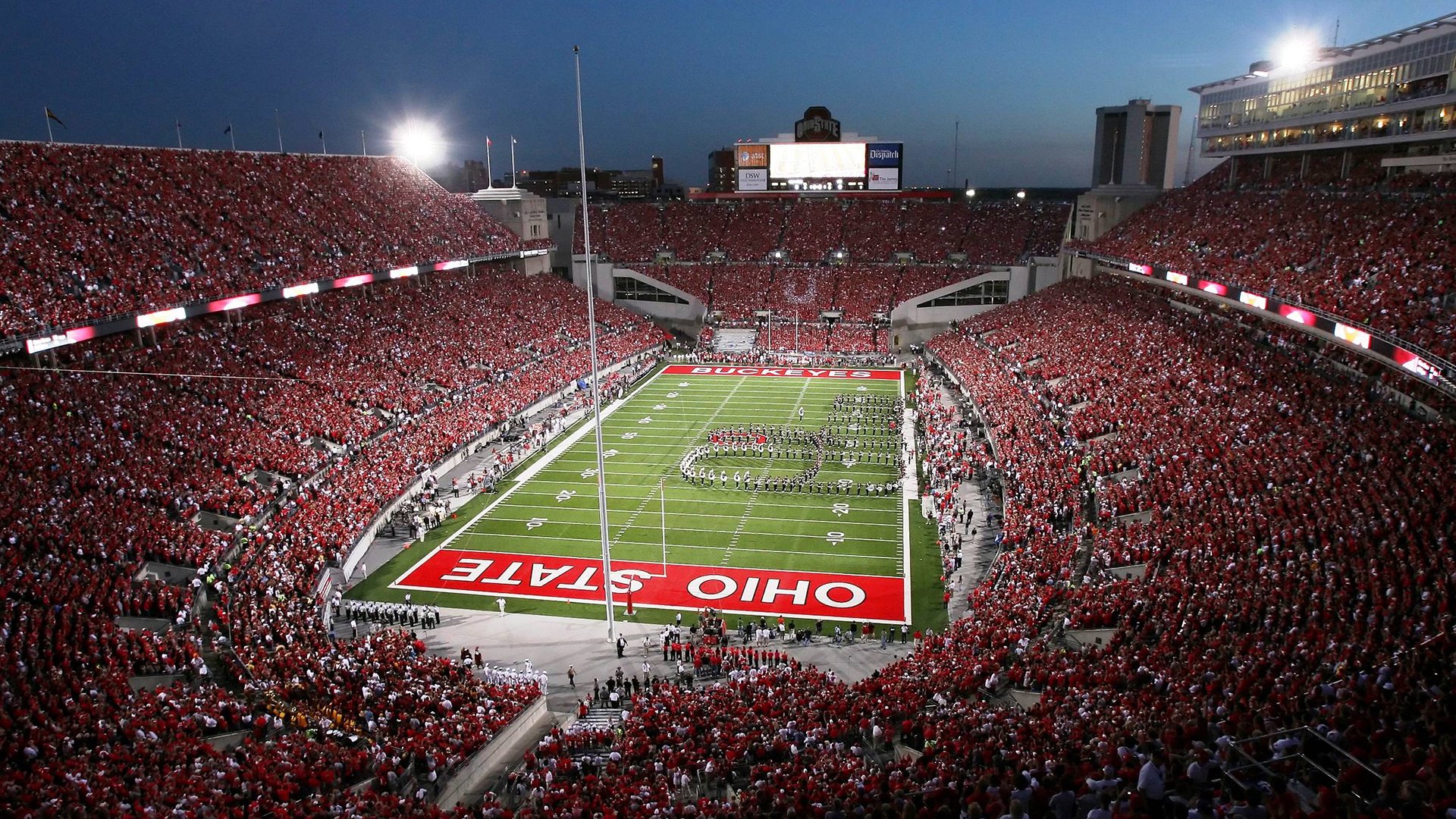 詹姆斯末节连得十分湖人稳住局势，詹姆斯刚到湖人